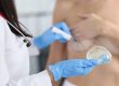 "Consulta para aumento de senos en Marbella - España, con preparación de implantes."