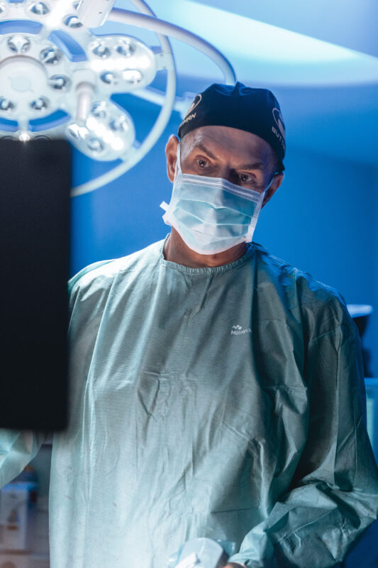 Dr. Alexander Aslani, fundador y dueño de Cirumed Clinic